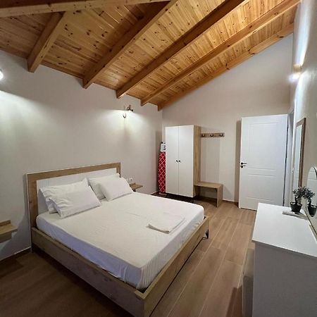 Amazing Familiar Apartments And Rooms Sarandë Eksteriør billede