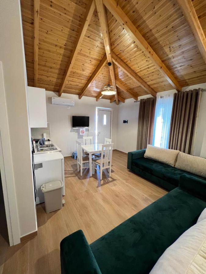 Amazing Familiar Apartments And Rooms Sarandë Eksteriør billede