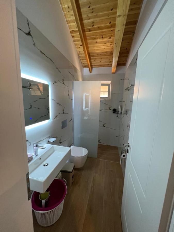 Amazing Familiar Apartments And Rooms Sarandë Eksteriør billede