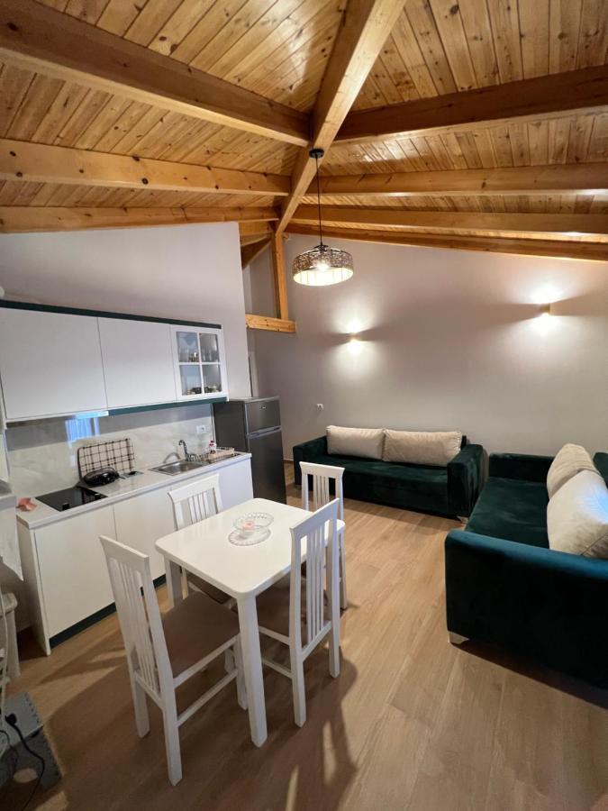 Amazing Familiar Apartments And Rooms Sarandë Eksteriør billede