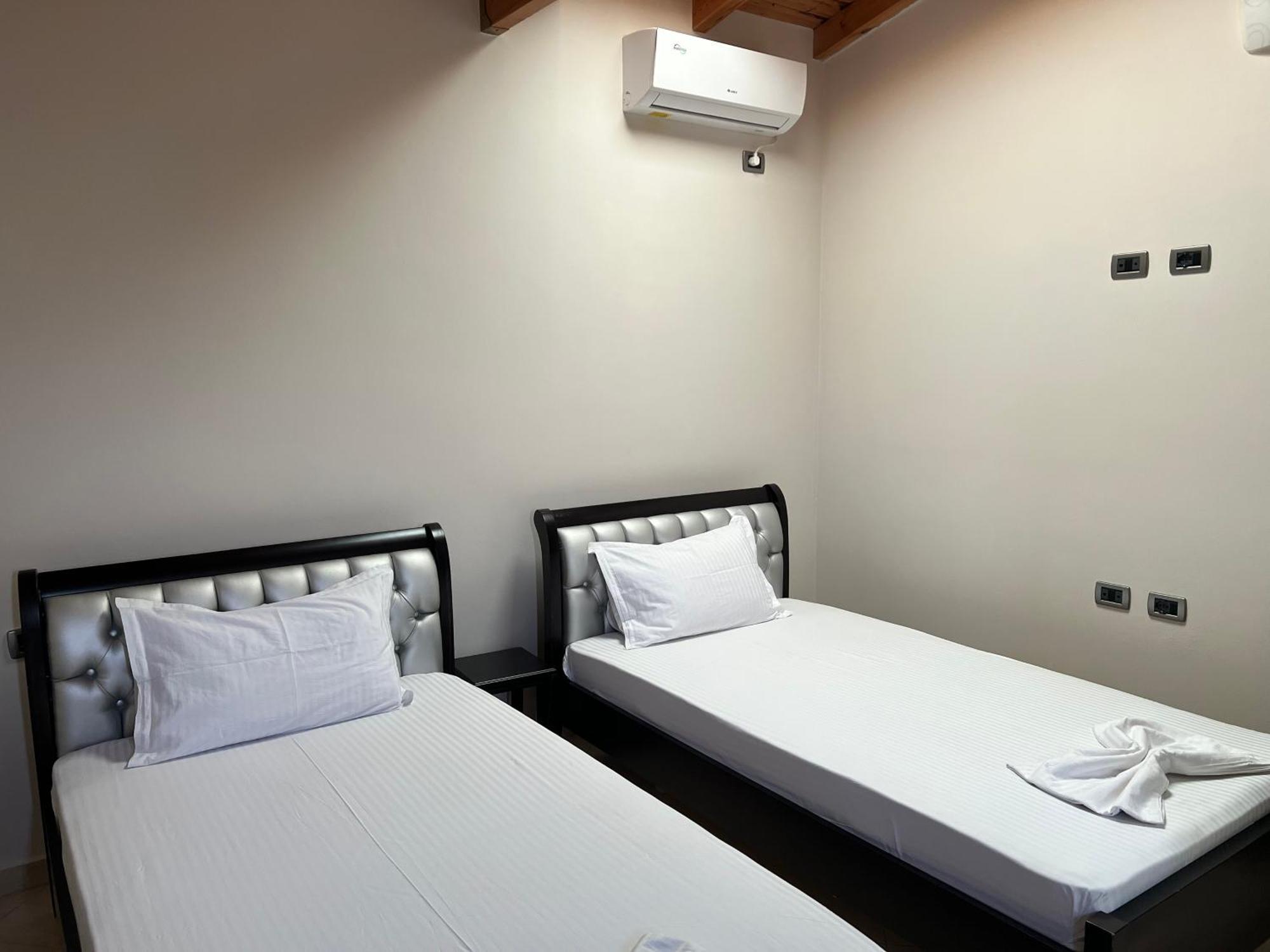 Amazing Familiar Apartments And Rooms Sarandë Eksteriør billede