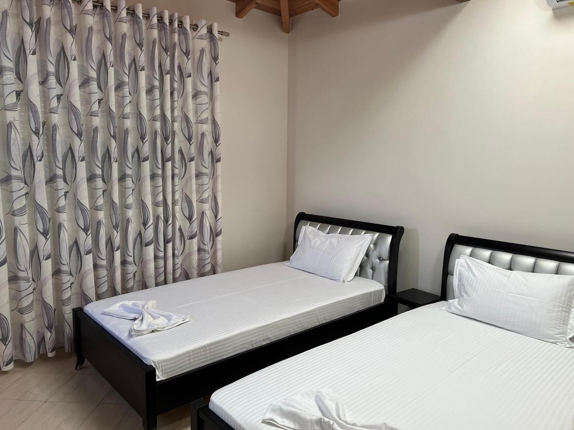 Amazing Familiar Apartments And Rooms Sarandë Eksteriør billede