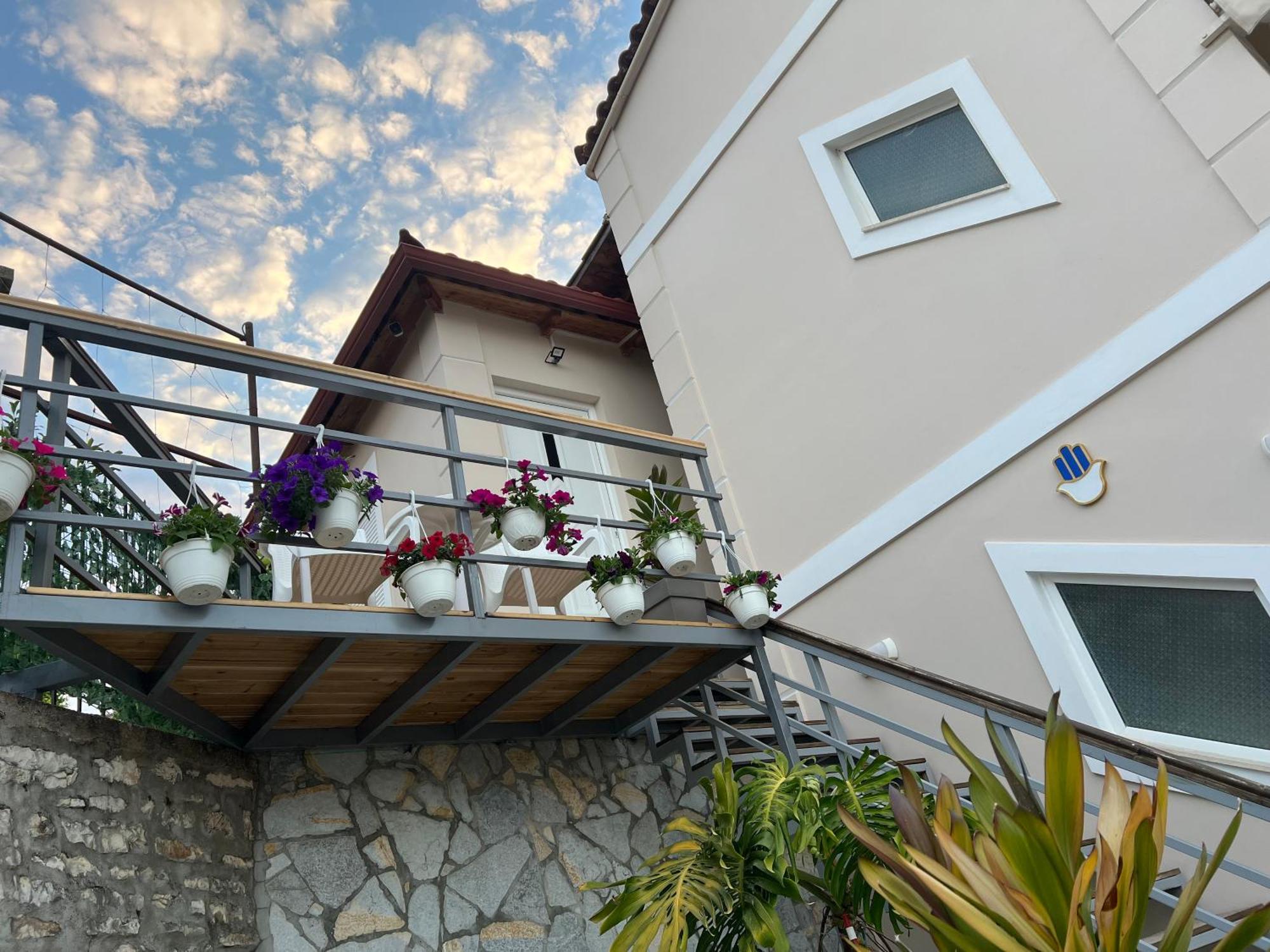 Amazing Familiar Apartments And Rooms Sarandë Eksteriør billede