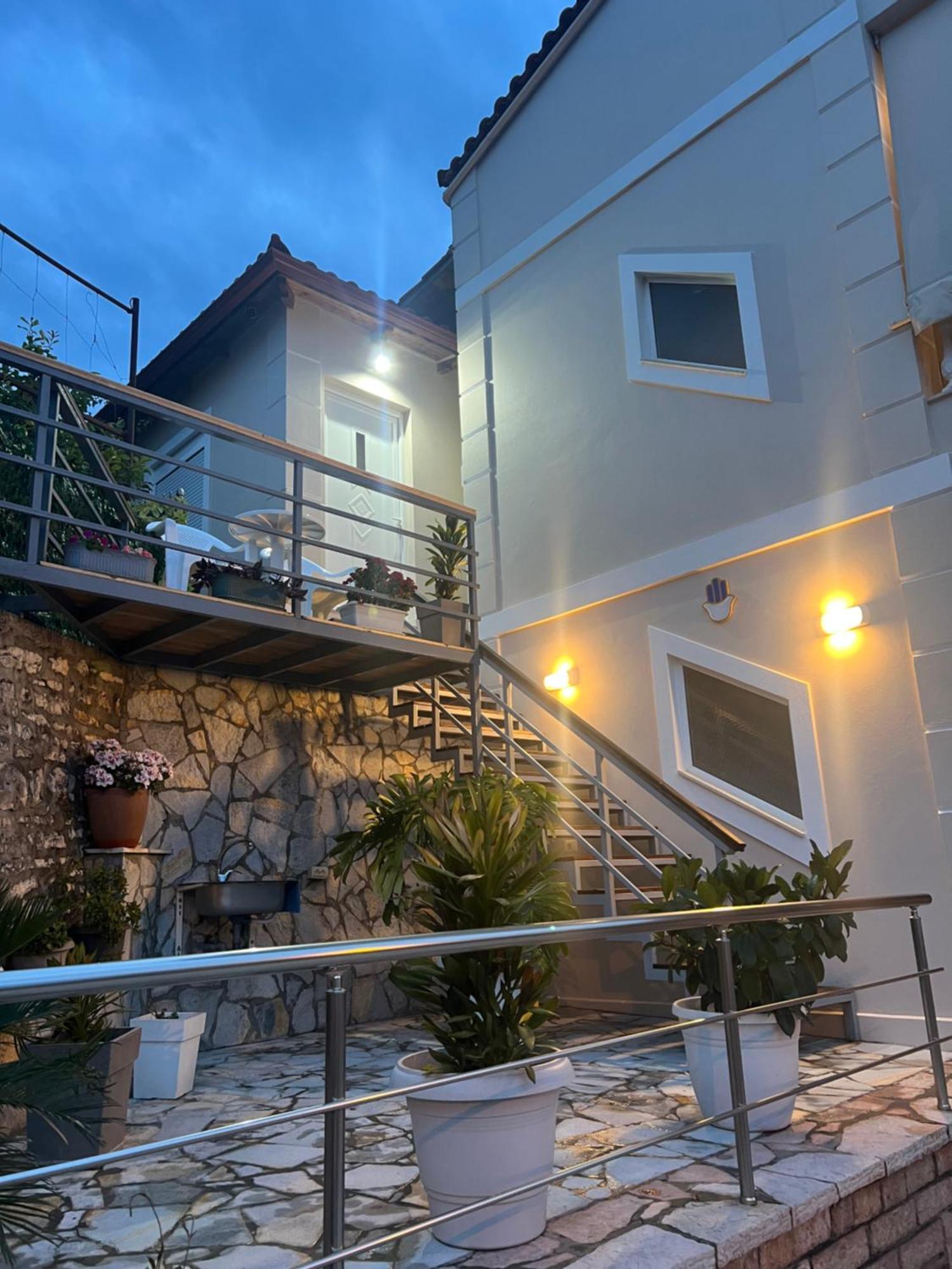 Amazing Familiar Apartments And Rooms Sarandë Eksteriør billede